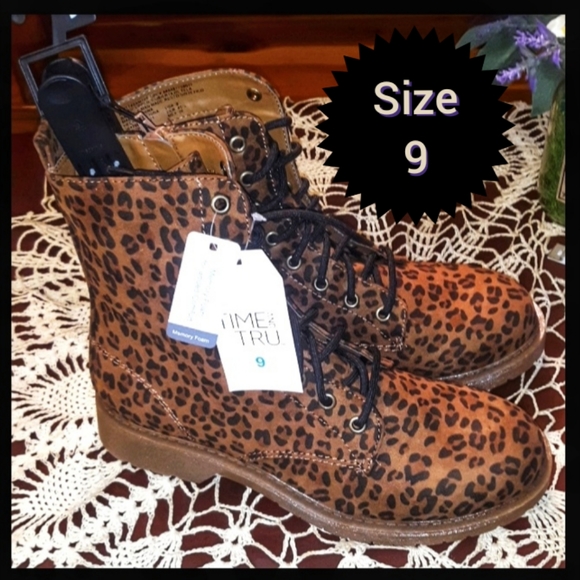 🆕️LAST SIZE 9🖤NWT LEOPARD PRINT HIKING BOOT🖤 - Picture 2 of 15